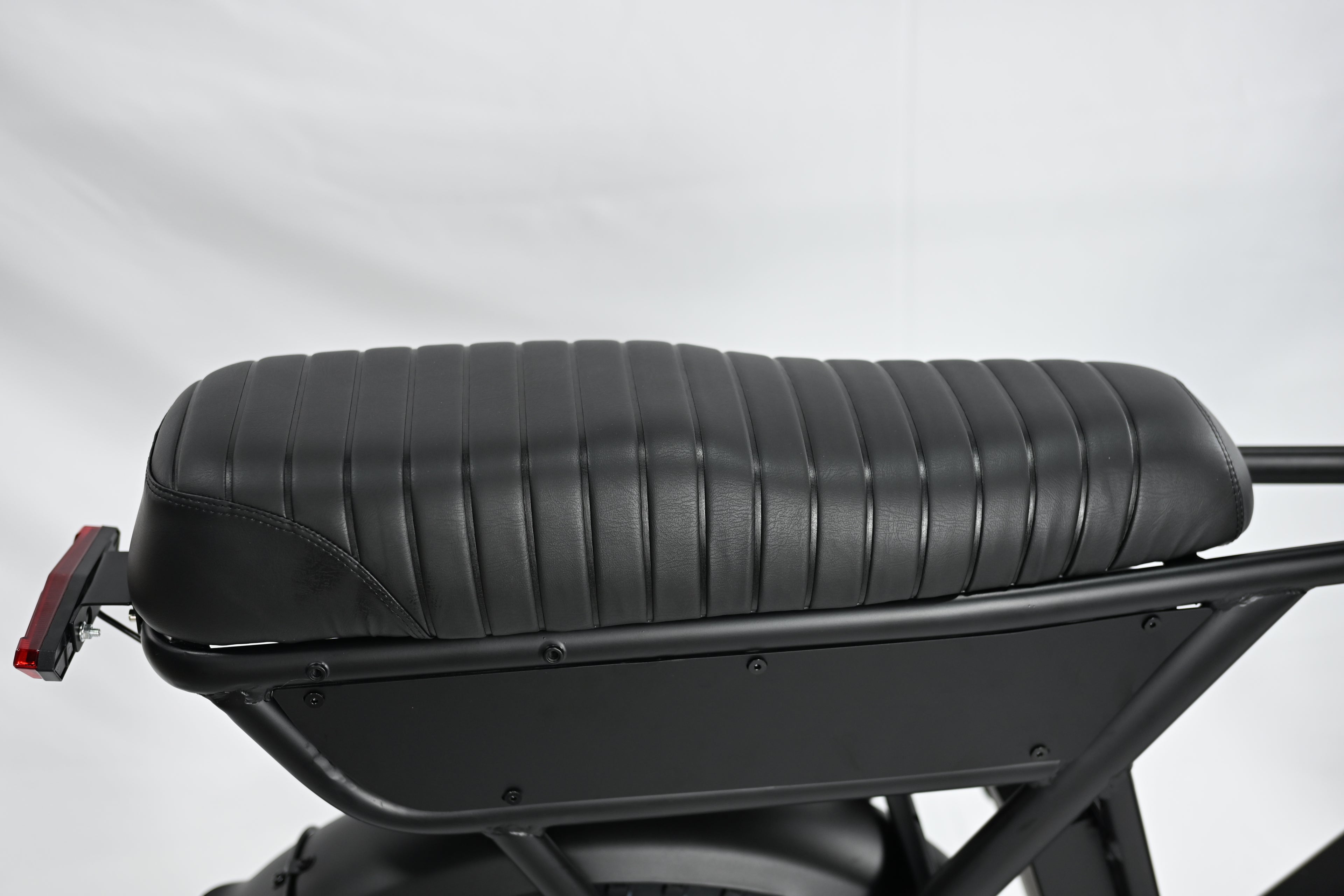 Yangor Y20 Plus E-Bike – Premium-Version mit  Hinterradfederung– 250W | 48V 15Ah | 20×4,0"